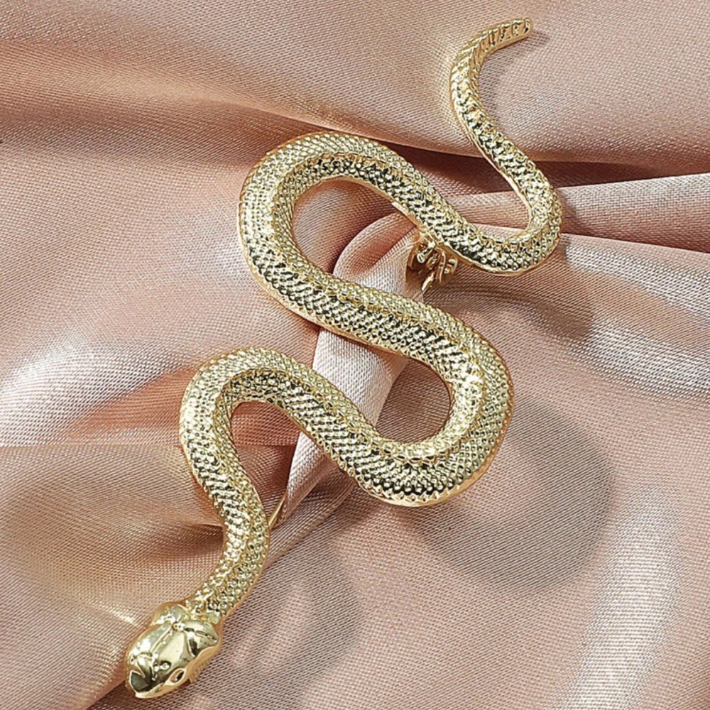Kathrono Gold Snake Brooch